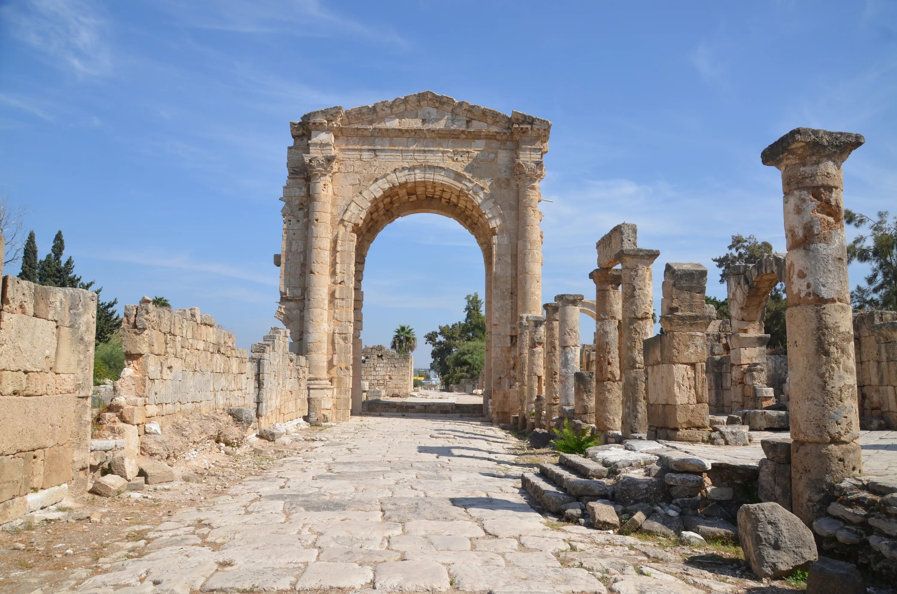 Включи древности. Арка Каракаллы (Джемила). Ancient Cities. Monuments in the City.