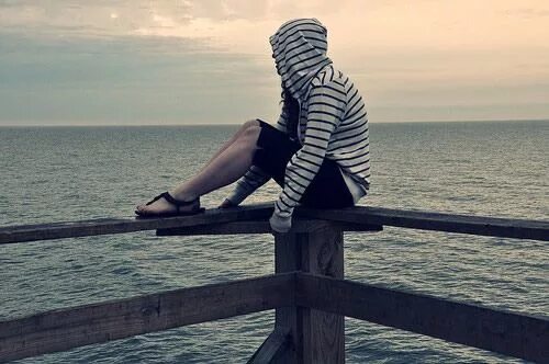 Letting. Настоящие друзья. My friend hold me. Пожилые держатся за руки. My friend hold me.