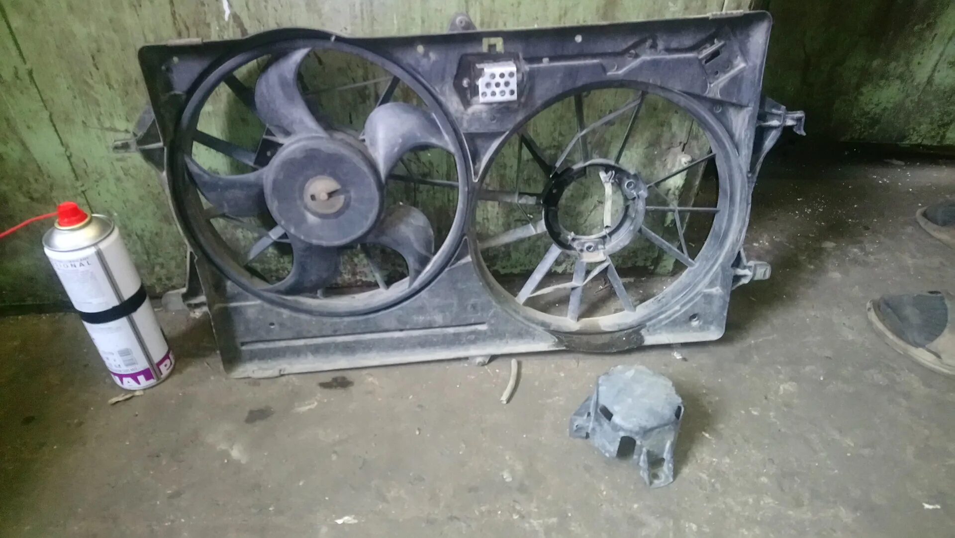 Включи 2 вентилятора. Включи 2 вентилятора. Включи 2 вентилятора. Фокус 1 вентилятор охлаждения. Вентилятор охлаждения нива 2131 инжектор.