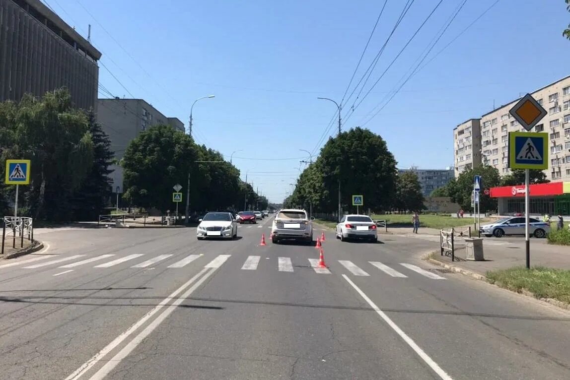 Водительское майкоп. Майкоп улица перекресток. Майкоп ул Лермонтова и Пролетарская. Майкоп пересечение улиц Первомайская и Лермонтова. Ленина 38 Майкоп.