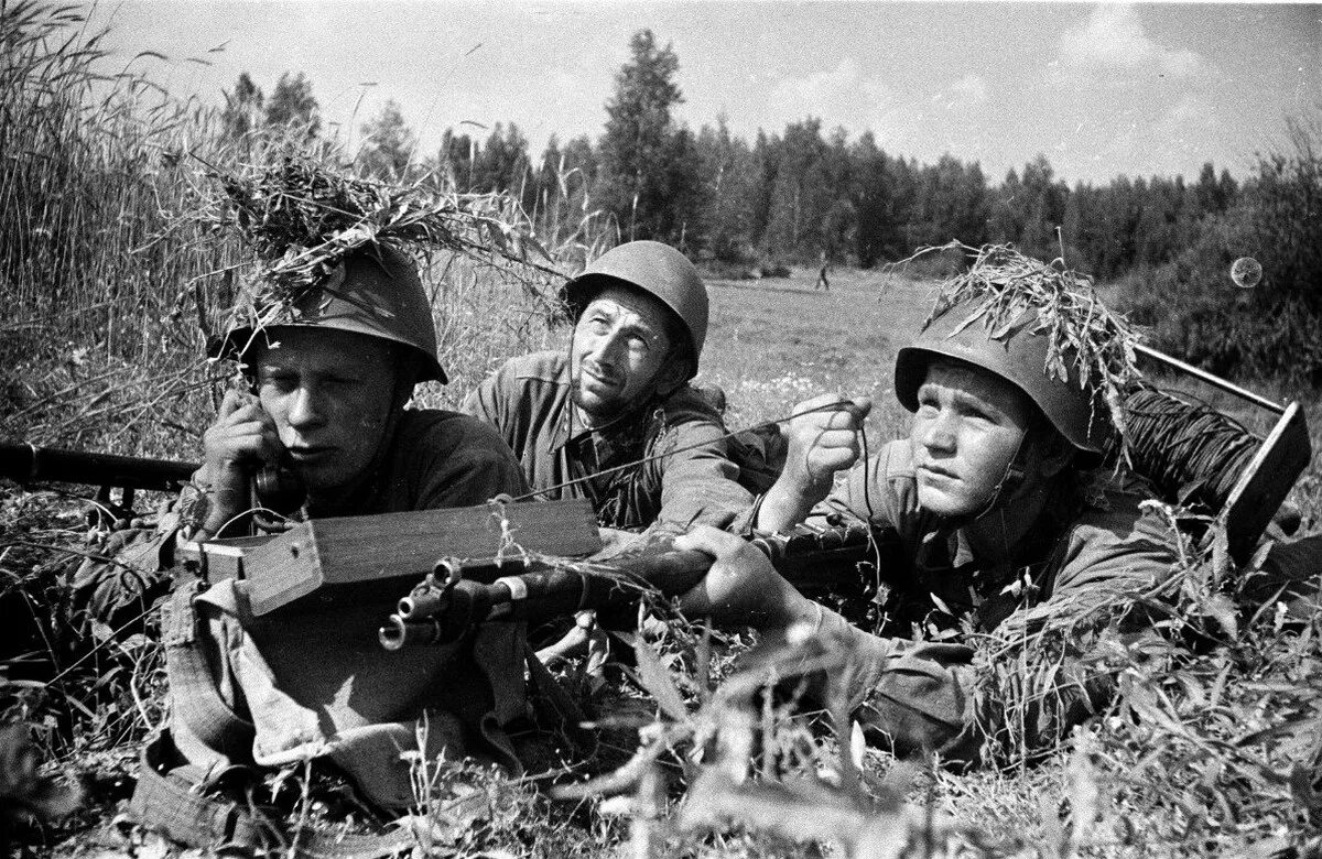 Включи великой отечественной. Включи великой отечественной. Солдаты на фронте вов. Битва в москве 1941. Включи великой отечественной.