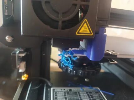 3d принтер не прилипает к столу