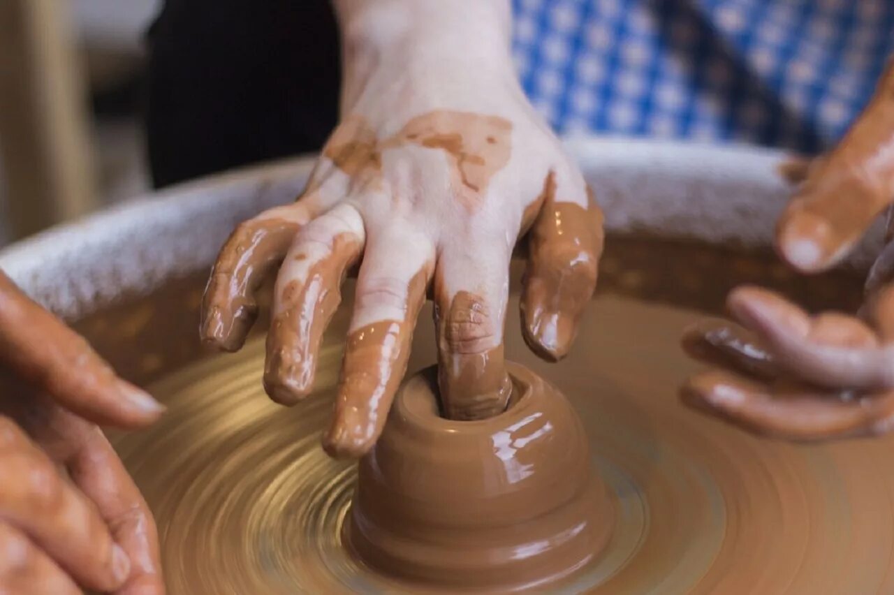 Гончарное искусство. Гончарная студия 1 санкт-петербург дачный проспект. Яна сергеевна гончарная мастерская. Гончарная мастерская номер 1. Гончарная студия 1 невский 35.