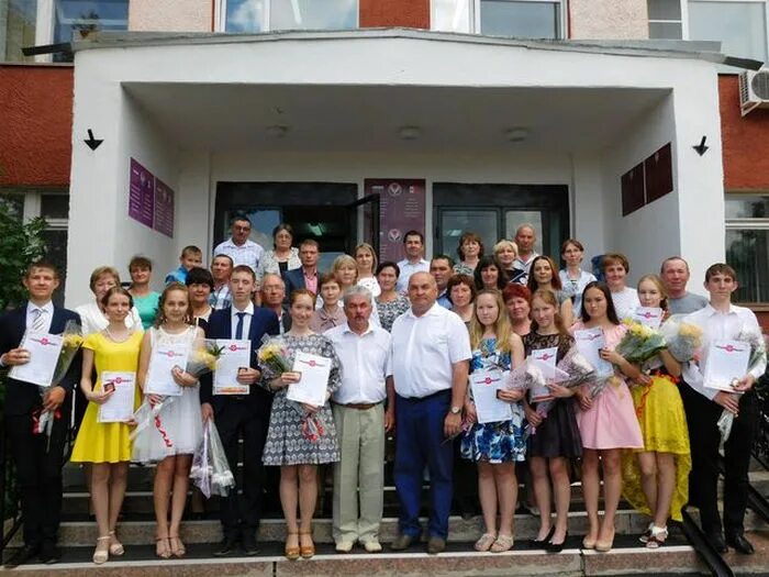 Можга новости сегодня удмуртия. Красная звезда можга коллектив. Загс можга дубитель. Мэр города можга. Новости в можге контакты портал.
