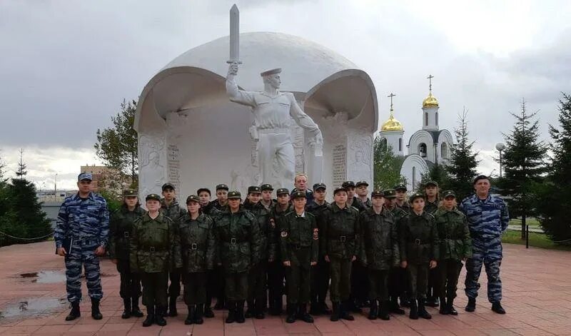 База омона в строгино. Московский ОМОН Строгино. База Московского ОМОН. ОМОН памятник Москва.