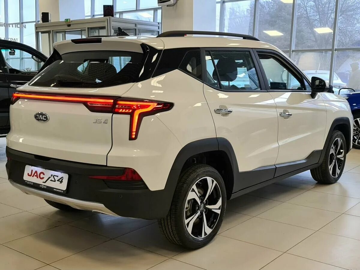 Москвич 2023 азлк. Jac js4. Jac москвич 2022. Москвич седан 2022. Китайский москвич 2022.