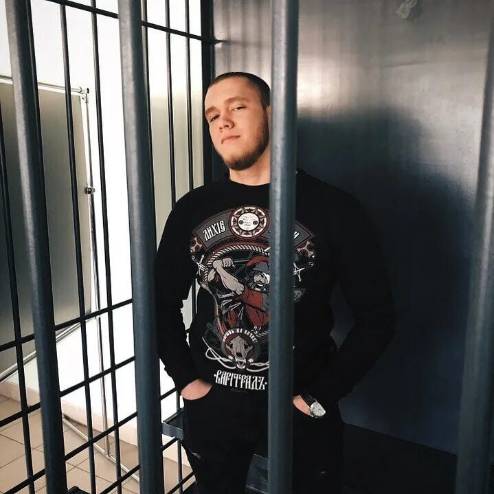 Страшна жизнь в неволе. Смерть не страшна страшна жизнь в неволе. тату смерть не страшна страшна жизнь в неволе. смерть не страшна страшна жизнь в неволе коловрат. смерть не страшна страшна жизнь в неволе цитата.