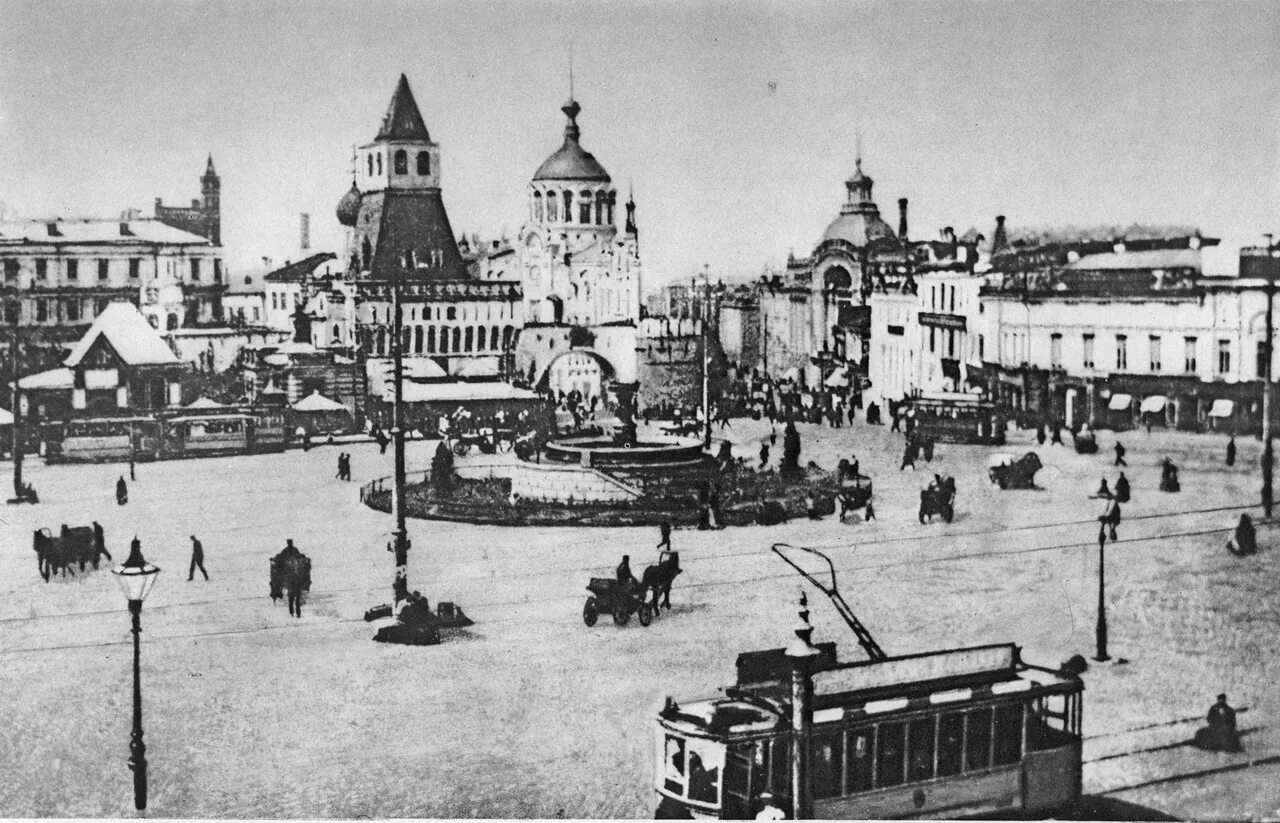 Какая старая площадь в москве. Лубянская площадь. Лубянская площадь 19 век. Лубянская площадь в 1880.
