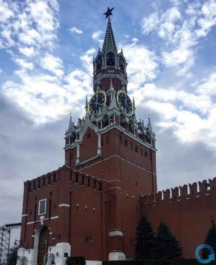 Атомное время москва. Часовая башня Москва Кремля ночью. Москва часовая. Время в Москве. Башня Кремля с курантами 8 букв.