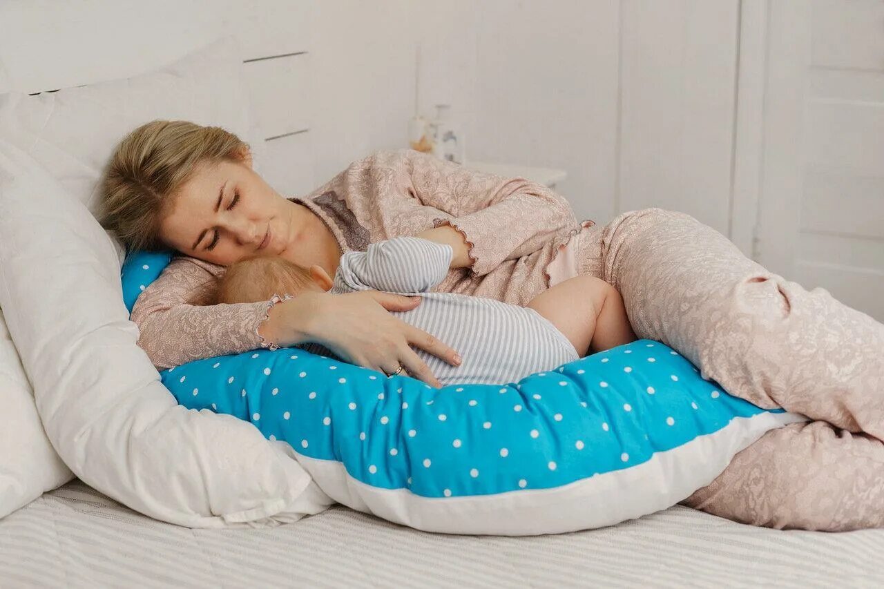 Подушка для беременных. Подушка для беременных для младенца. Ребенок в подушке для беременных. Подушка для беременных для кормления. Как пользоваться подушкой для беременных