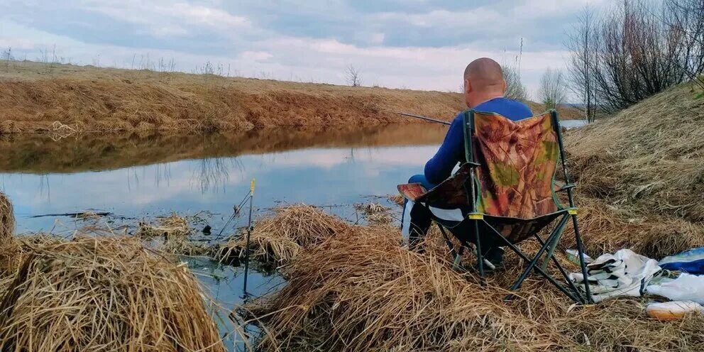 Рыбалка ранней весной. Весенняя рыбалка. Рыбак ранней весной. Запрещено рыбачить в Калининградской области.