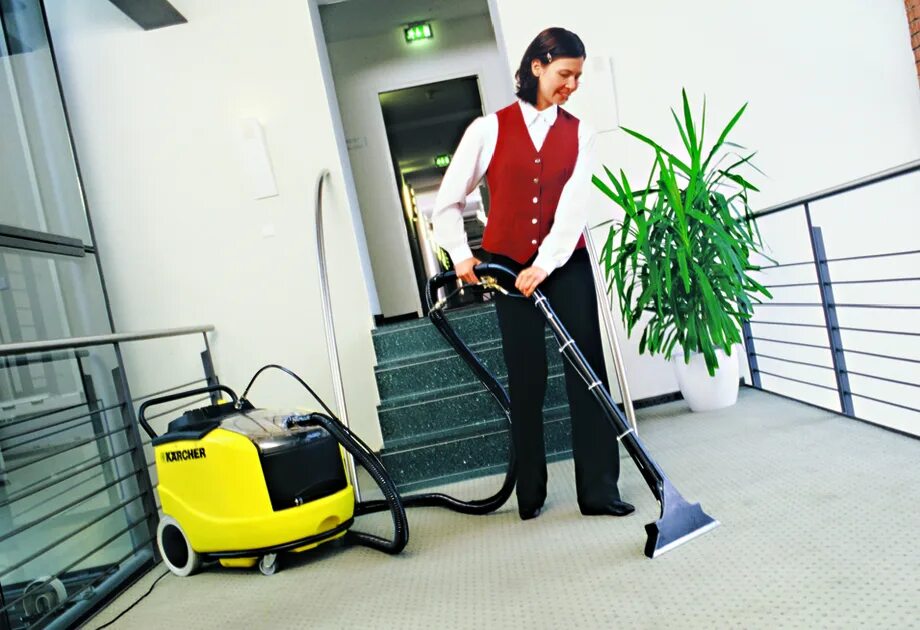 клининг оборудование и инвентарь. оборудования уборочных работ. экстрактор моющий пылесос truvox hydromist 20hd. поломоечная машина nilfisk ca 330 escalator. оборудования уборочных работ.