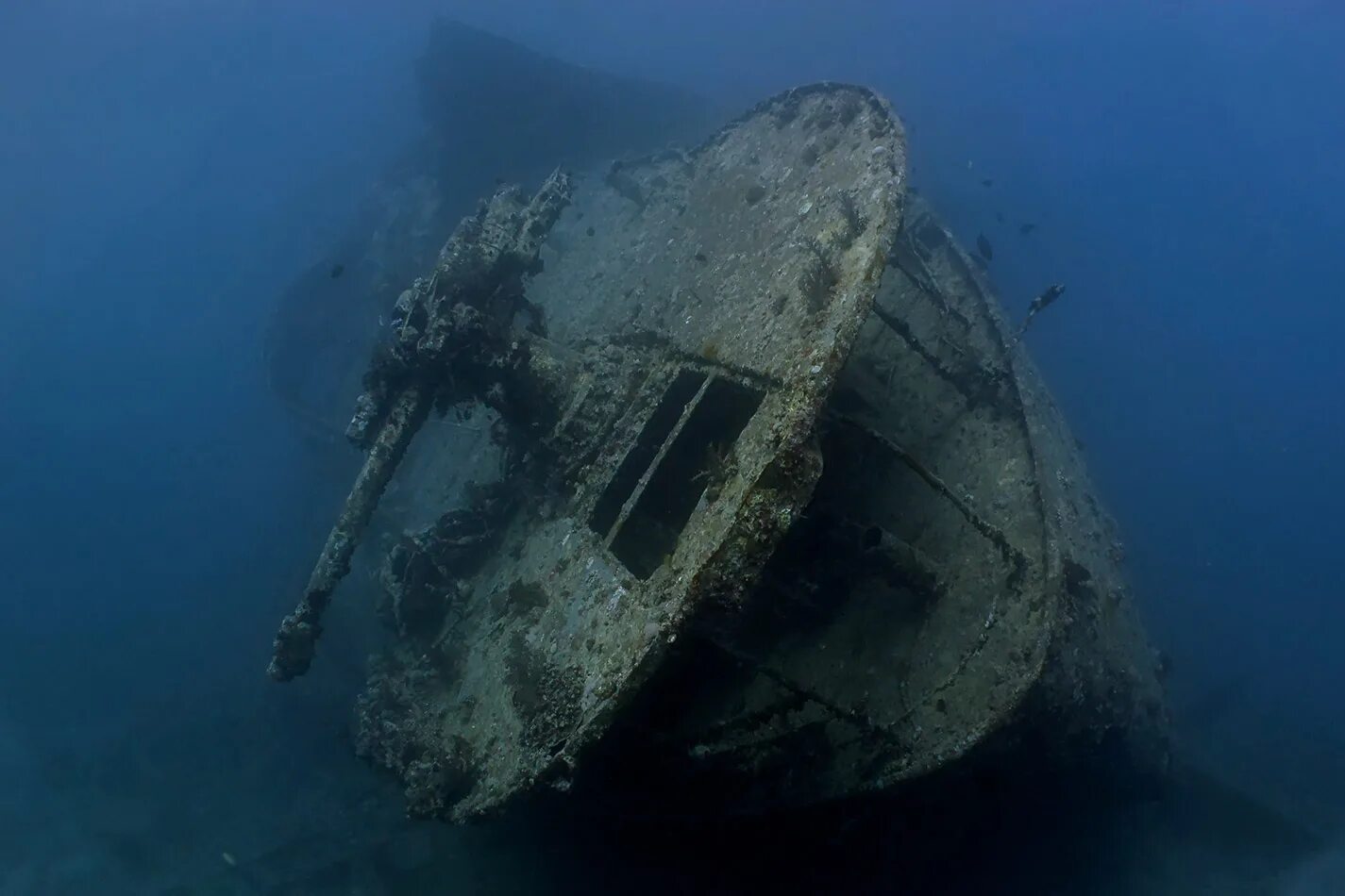 Британик тонет. Тистельгорм затонувший корабль. Название моря которое согласно мифу носит имя утонувшего в нем царя. Название моря в котором утонул царь. Название моря которое согласно мифу носит имя утонувшего в нем царя.