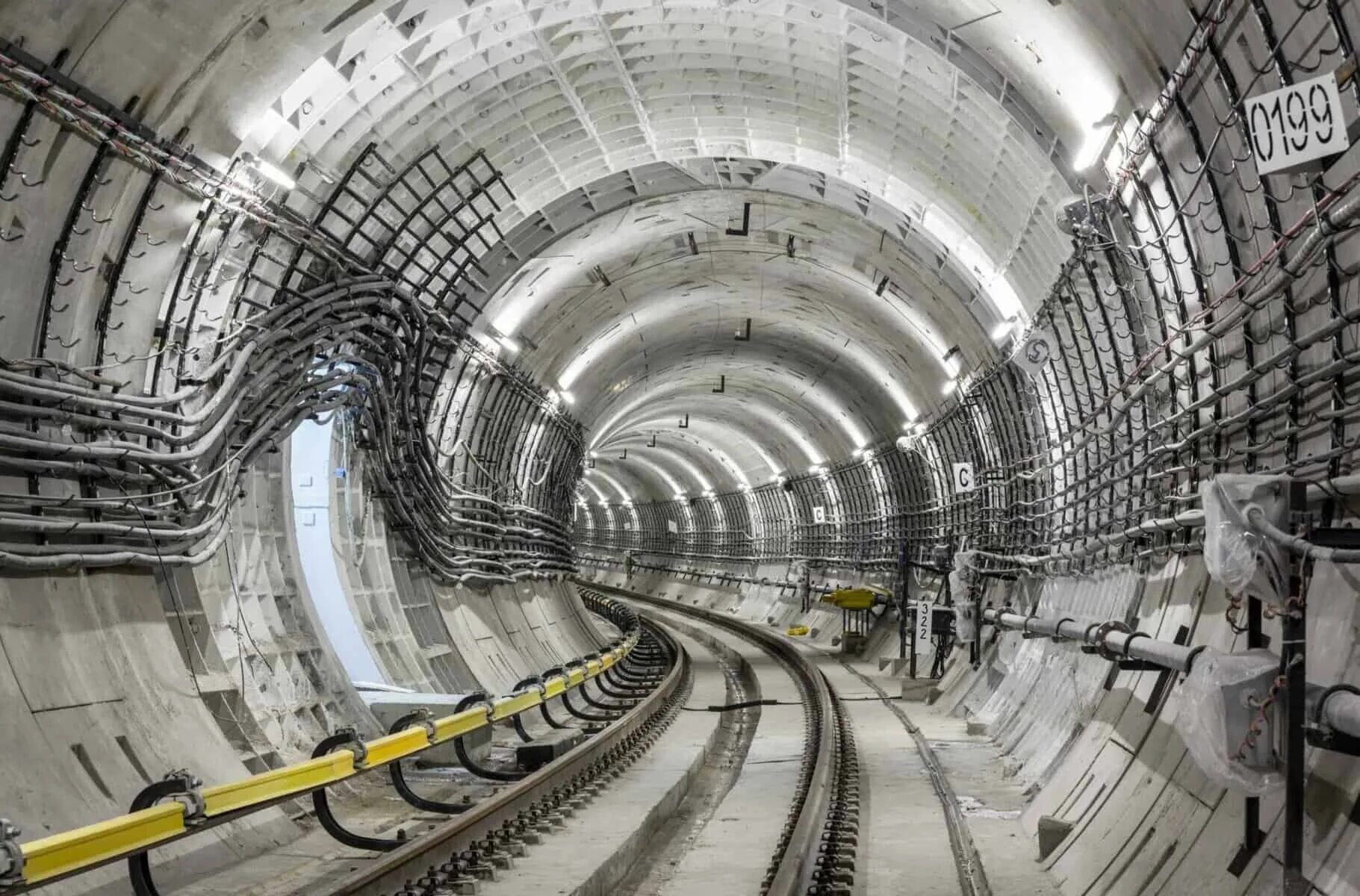 Петербургский метрополитен тоннели. Тоннель метро. Тбилисский метрополитен тоннель. Железнодорожный тоннель евротоннель. Транспортные тоннели и метрополитены.