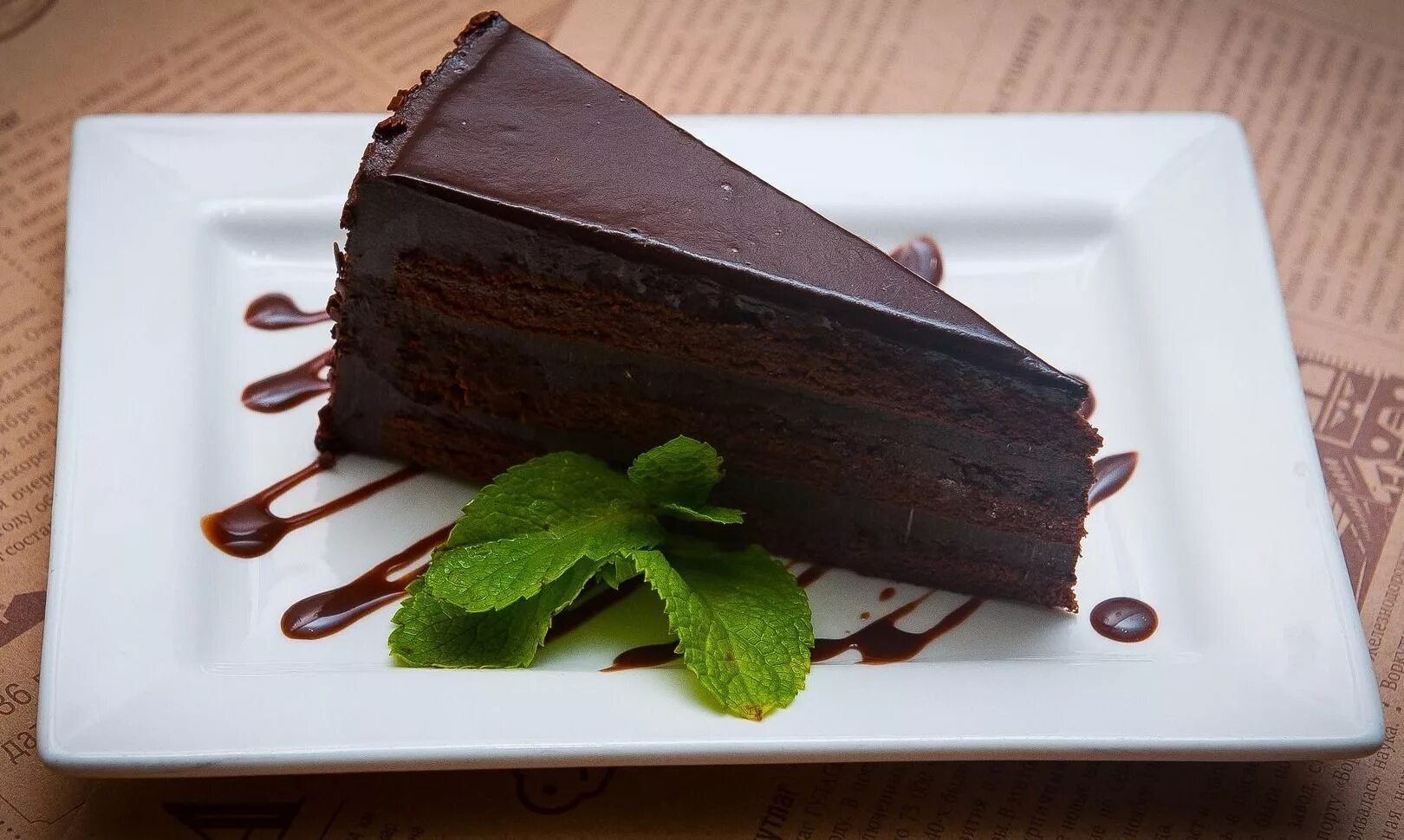 шоколадный крем чиз. шоколадный бисквит с кремом чиз. кремчиз на шоколадном ганаше. торт прага с кремом чиз. капкейки с шоколадным кремом.