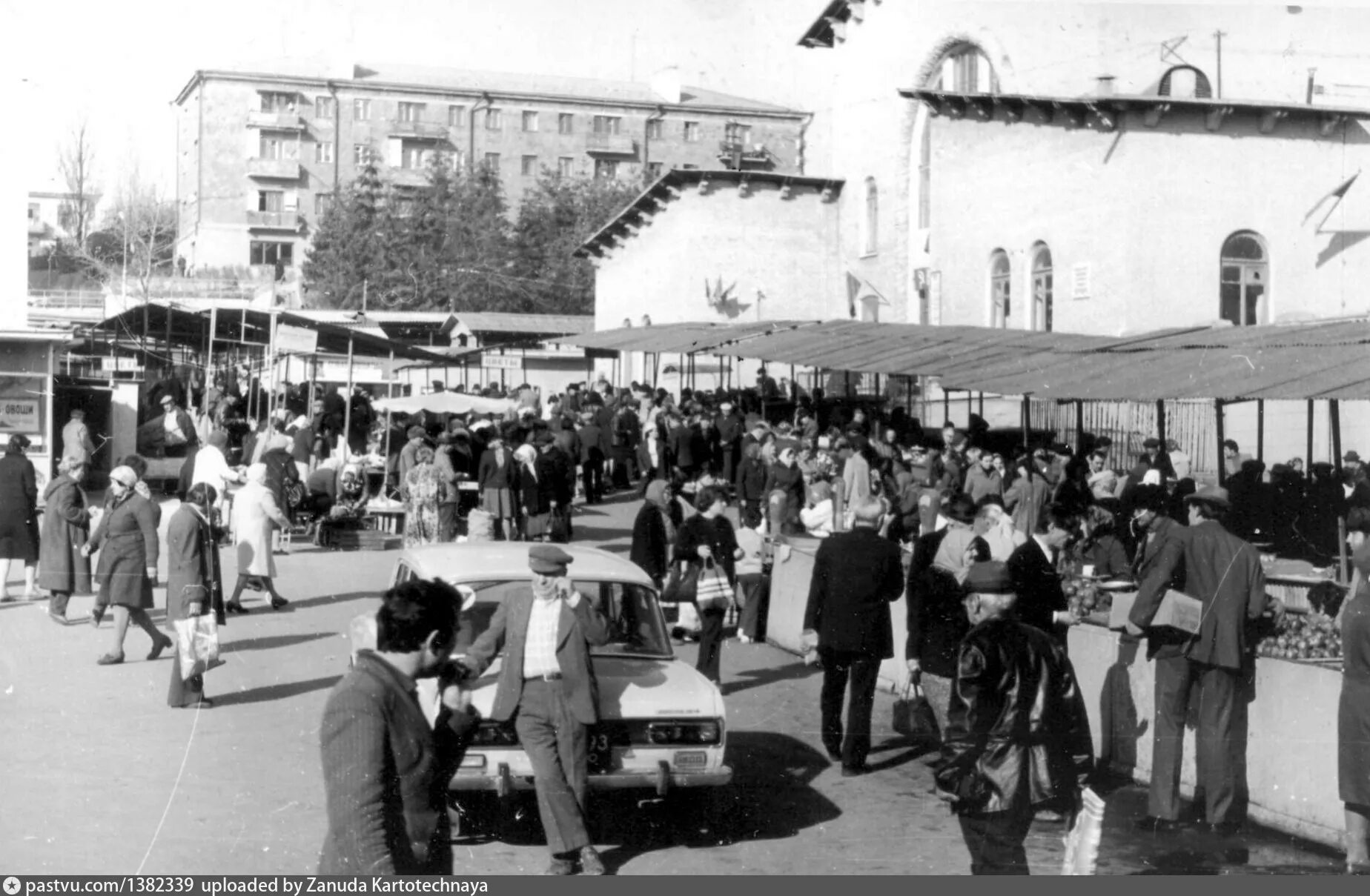 Центральный рынок кисловодска часы. Симферополь 1980. Кисловодск 1980 фото. Центральный рынок Кисловодска. Гастроном Кисловодск 1980.