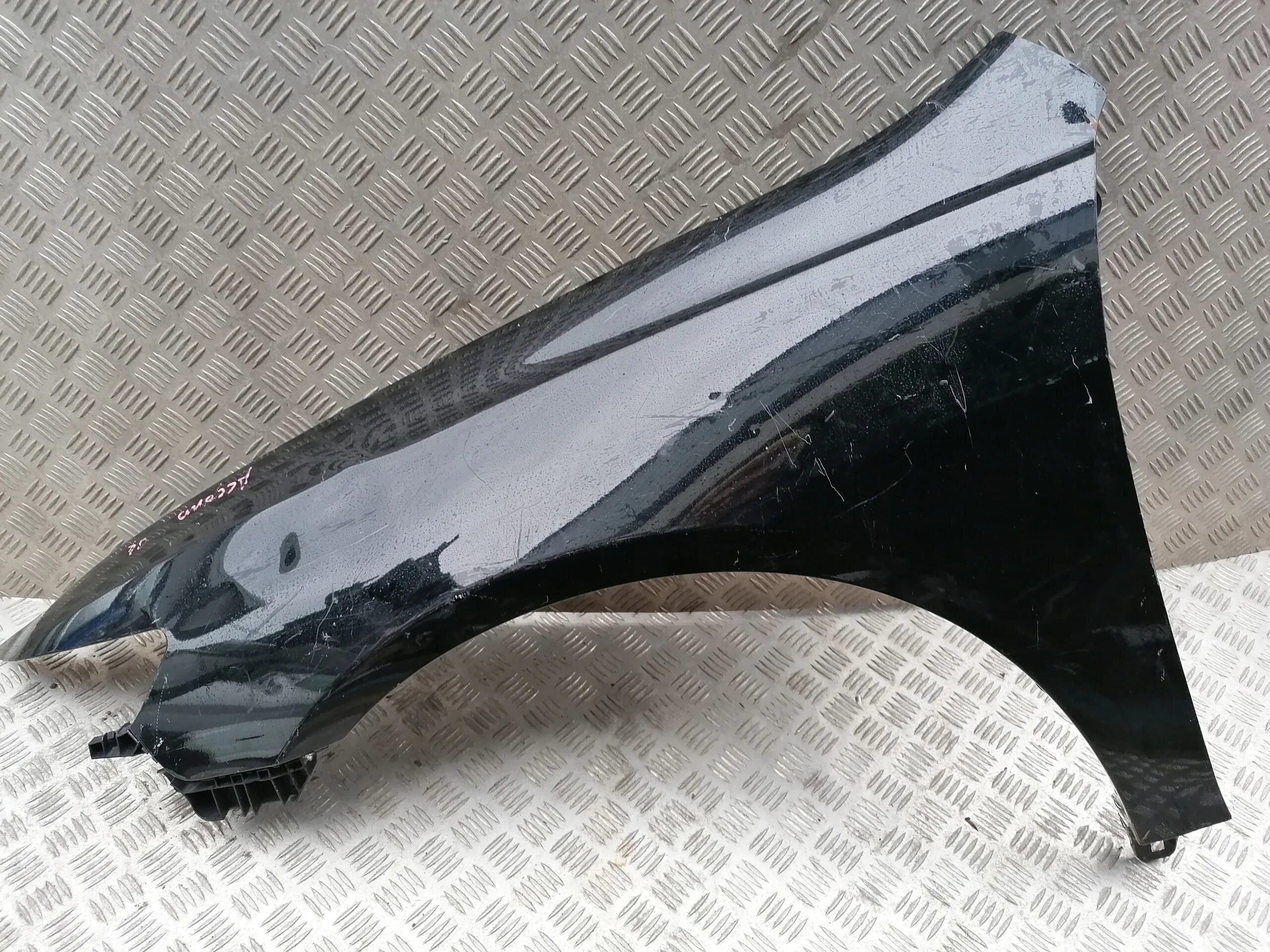Крылья хонда. Крыло переднее левое хонда. Sh5 крыло переднее левое. Крыло переднее левое honda hrv 2004. Крыло переднее хонда фит gd1.