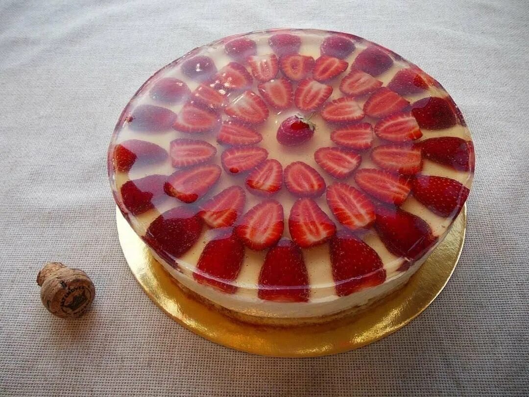 Украшения для торта из фруктов. Торт с желе и фруктами. Торт с фруктами и желатином. Желе для украшения торта. Желе для украшения торта.