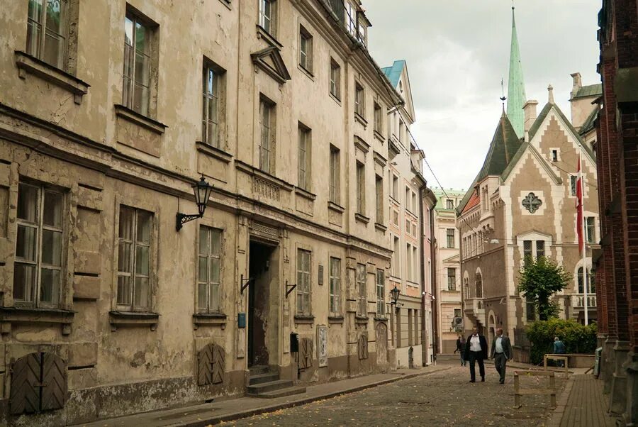 Рига старый город. Старая латвия. Рига старая рига. Улица яуниела, рига, латвия. Улица риги старый город.