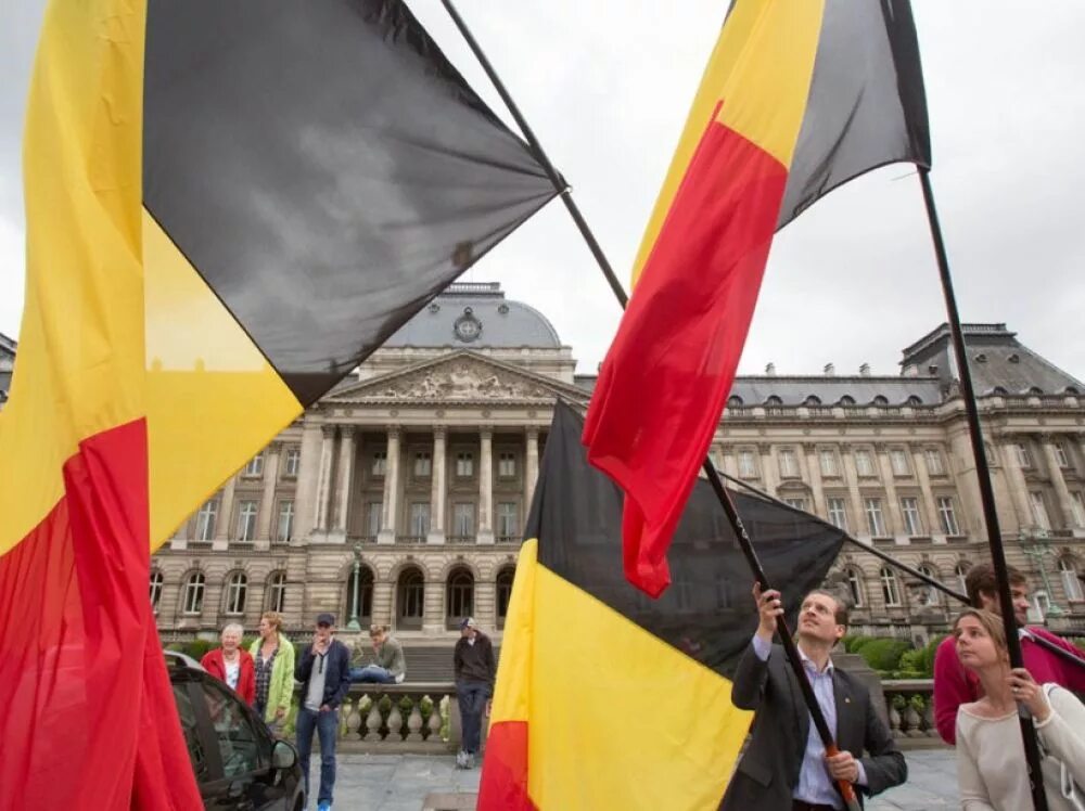 Конституция бельгии. Бельгийская конституция 1831. Конституция бельгии фото. Конституция бельгии. Конституция бельгии 1994.