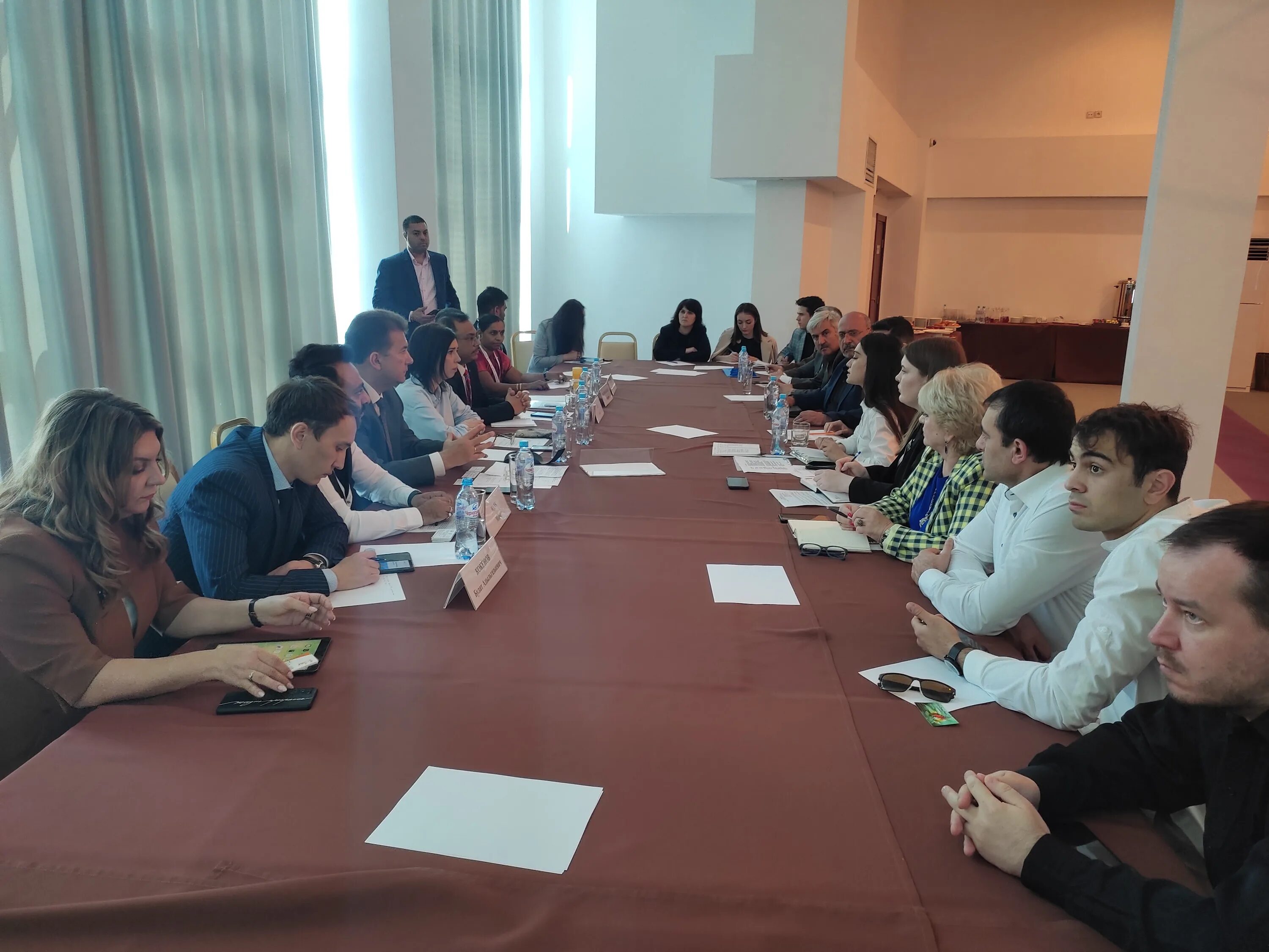 Торговый представитель. Север-юг мтк ларс. Александр клименко хк юнисон. Торговый представитель астрахань. Администрация астрахани кадры работников.