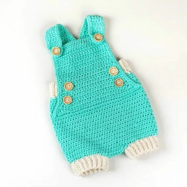 Вязаный боди для малыша. Платье боди для девочки крючком. Боди крючком для новорожденных. Вязаные боди крючком для малышей. Боди крючком для девочки.