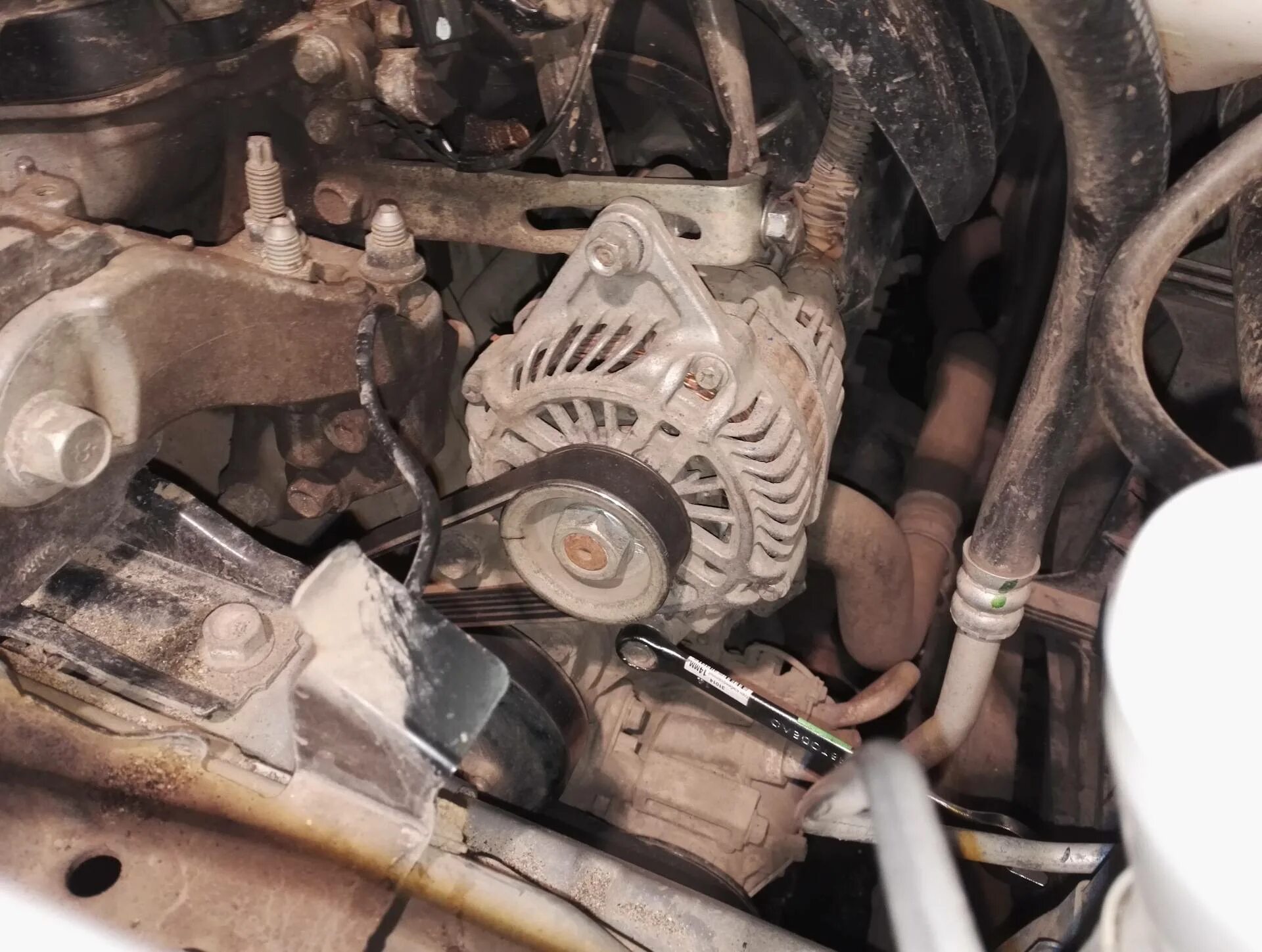 5. Замена генератора лансер 10. Как поменять генератор на митсубиси. Ремень генератора мицубиси ланцер 10. Mitsubishi colt 1.