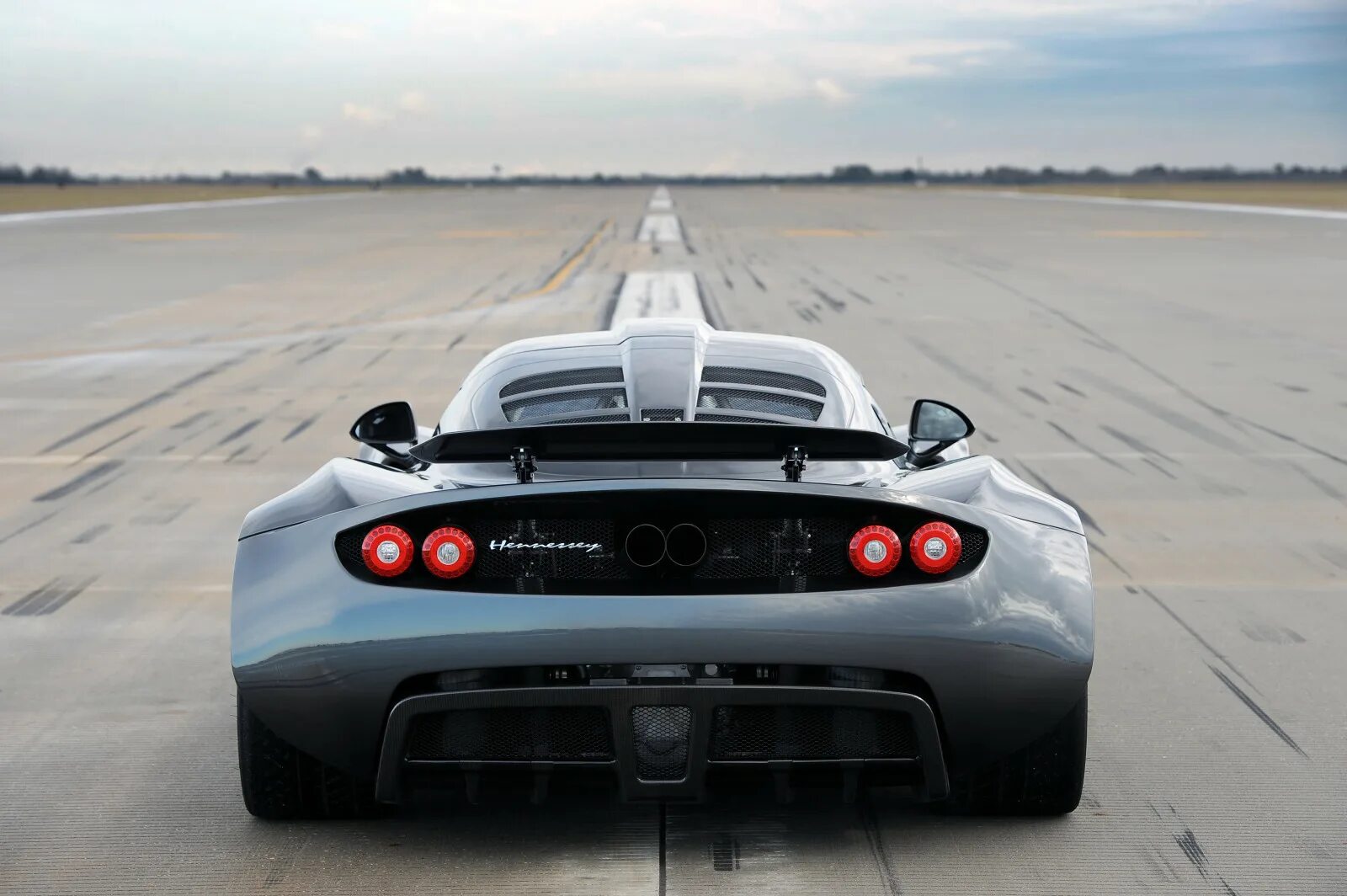 Быстрая машина картинка. Hennessey Venom gt. Машина Hennessey Venom gt. Lotus Elise Hennessey Venom. Хеннесси Веном ГТ.