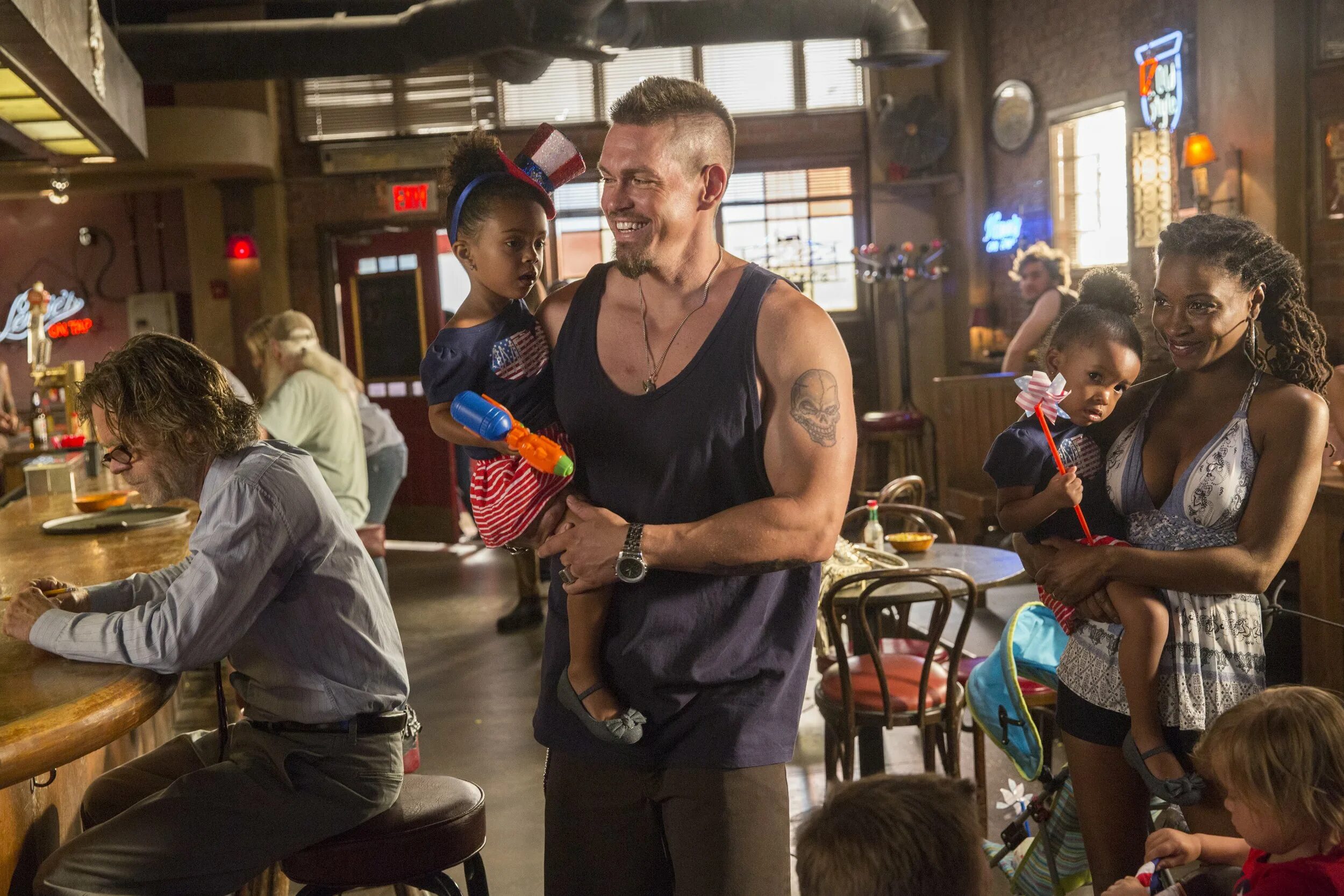 бесстыжие 7. бесстыжие 7. дебби и фрэнк бесстыжие. арден майрин в бесстыжие. бесстыжие фиона и лип.