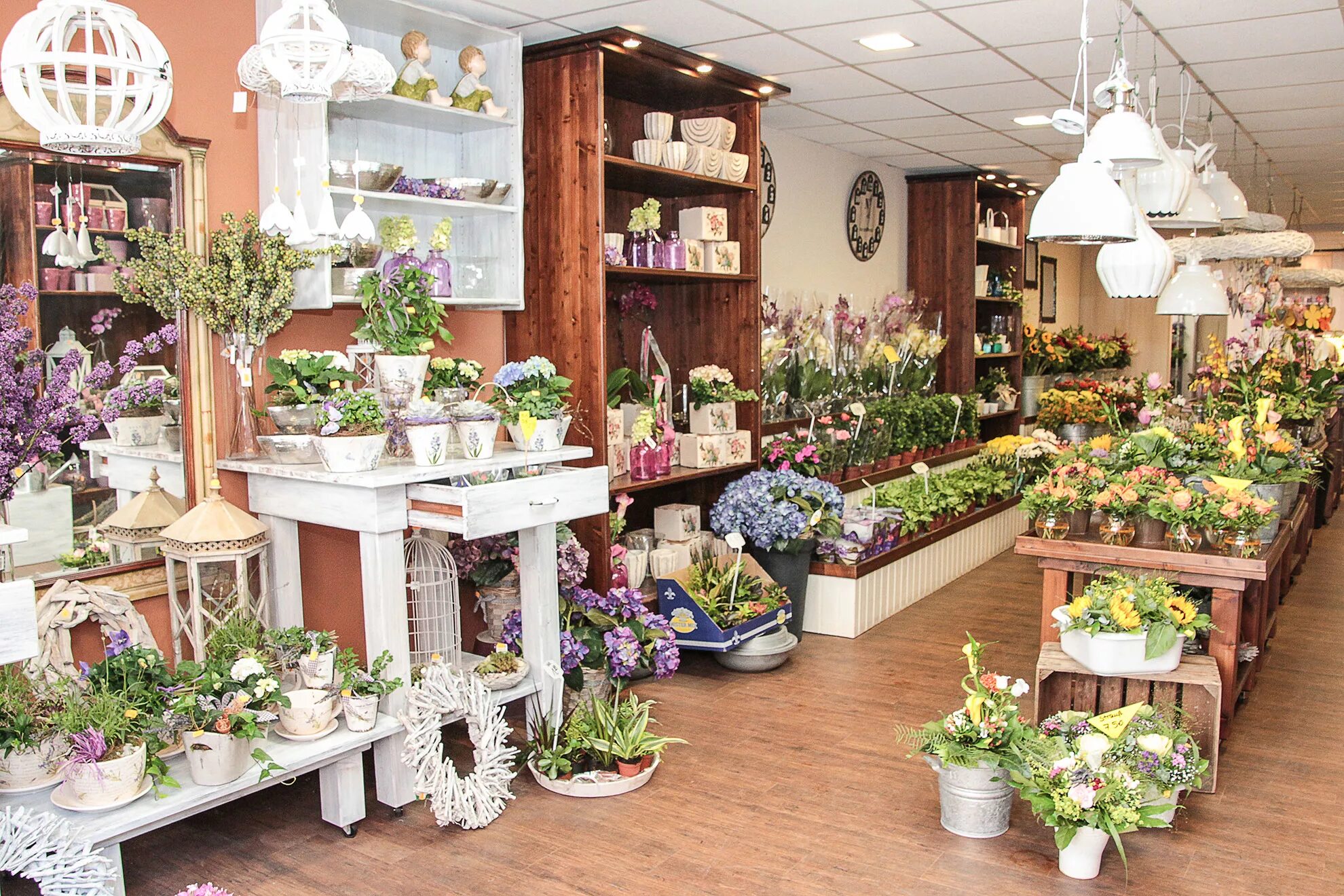 My flower shop. Цветочный салон. Салон цветов интерьер. Интерьер цветочного салона. Интерьер цветочного магазина.