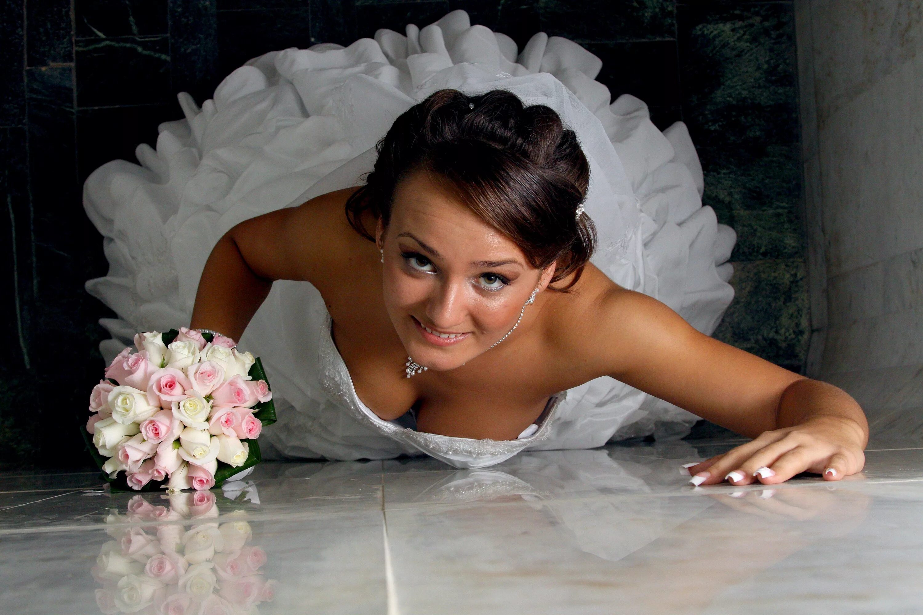 Ютуб русская невеста. Юная невеста. Оголенные невесты. Самые юные невесты. Молодые русские невесты.