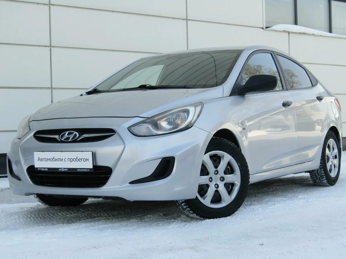 Солярис хэтчбек 11 год. Хендай солярис 2011 1. Солярис 11 года. Хендай солярис 2013 золотистый. Hyundai solaris i 2011.