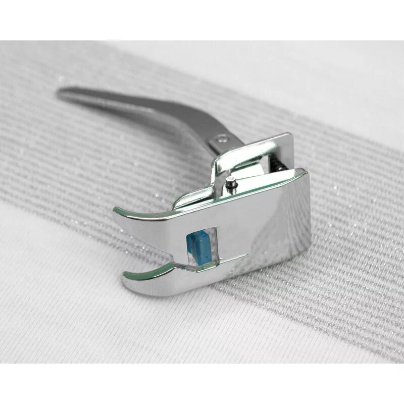 Лапка janome 200310002. Лапка для трикотажа на швейную. Лапка для трикотажа на швейную. Лапка оверлочная для швейной машинки janome. Лапка для трикотажа на швейную машинку janome.