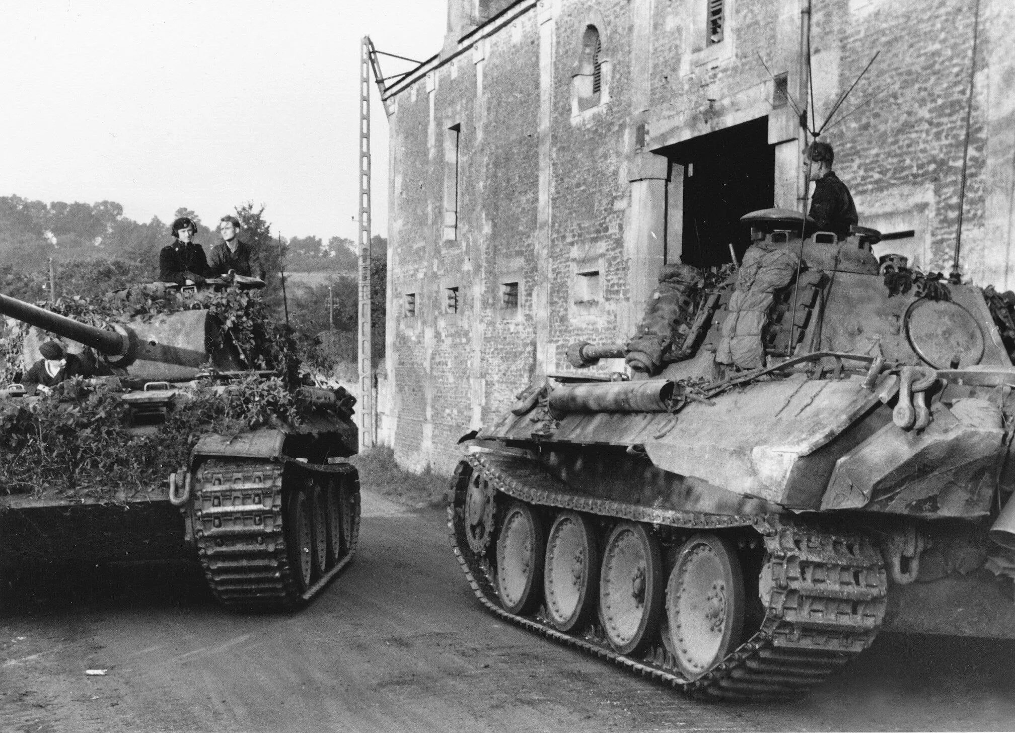 Танк пантера в Нормандии 1944. Танк пантера дивизии СС. Немецкий танк пантера 2 мировой войны. Танк пантера вермахта. Ss tanks