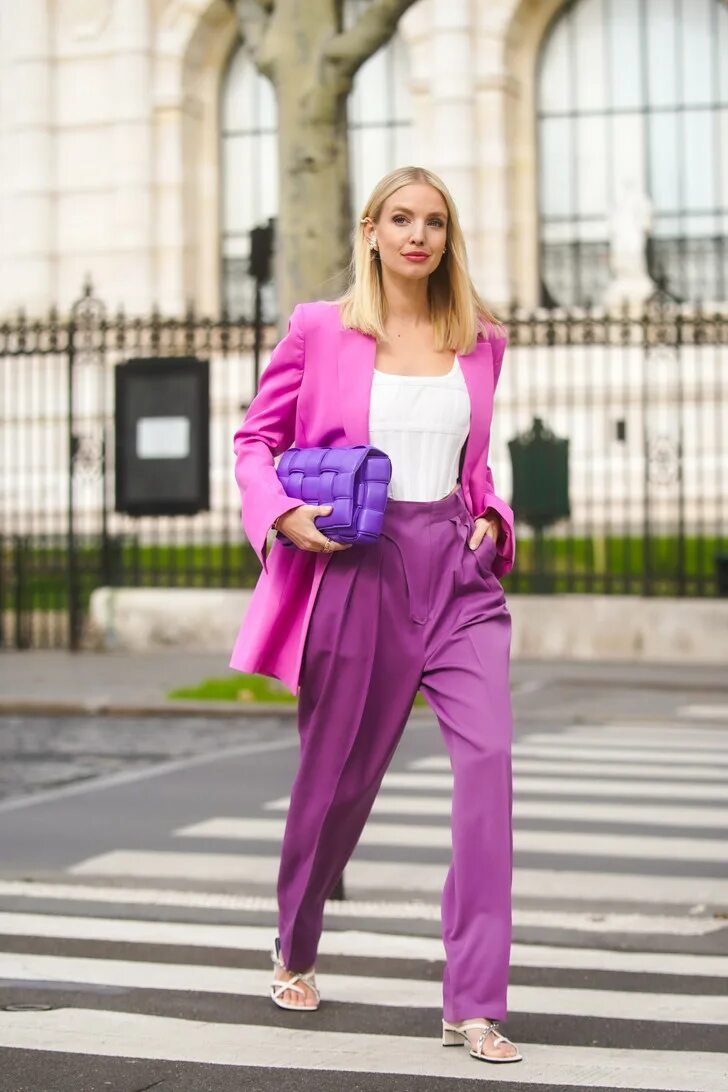 неожиданный цвет. несочетание цветов в одежде. елена галант кимоно. знаменитости с ярким цветом волос. неожиданный цвет.