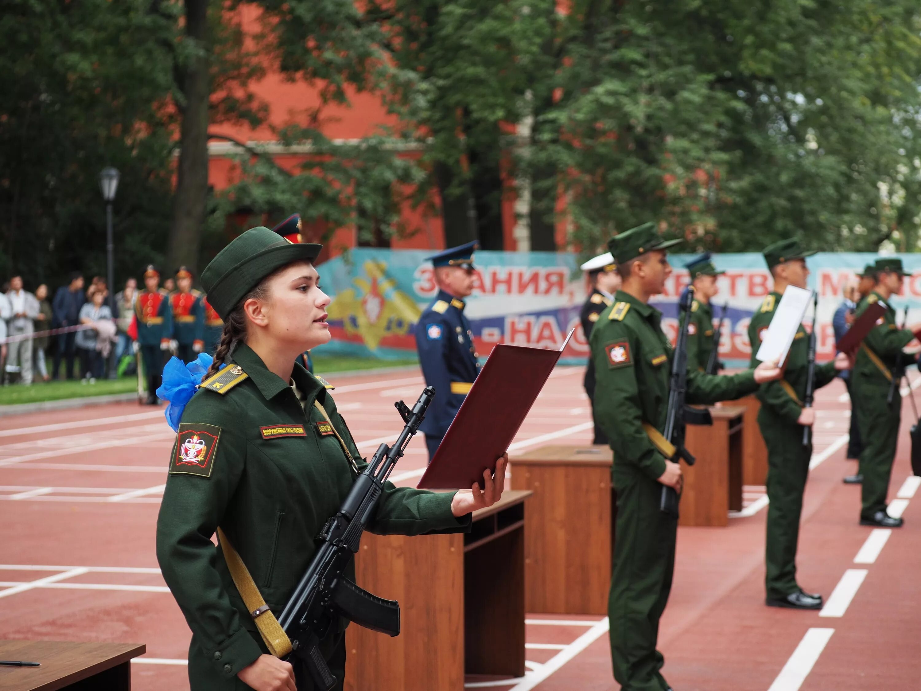 Киров военный. Курсанты военно медицинской Академии Кирова. Военная медицинская Академия имени Кирова Санкт-Петербург. Военно-медицинская Академия имени с м Кирова курсанты. Курсанты ВМЕДА Кирова.