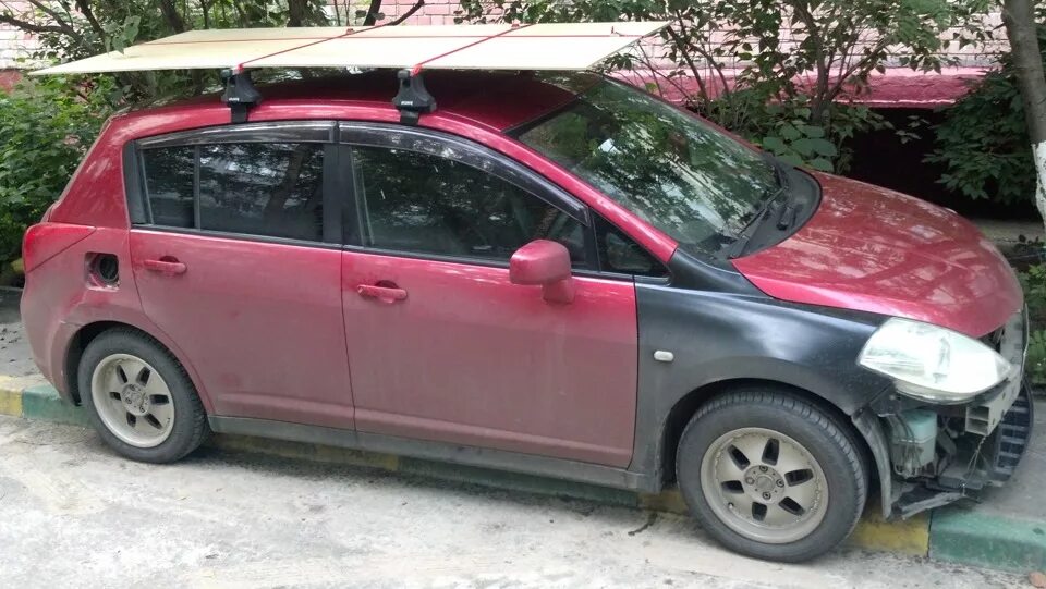 Багажник на крышу ниссан тиида с11 седан. Дуги на крышу ниссан тиида. Nissan tiida 2008 хэтчбек багажника. Багажник на крышу ниссан тиида с11 седан. Багажник на крышу ниссан тиида с11 седан.