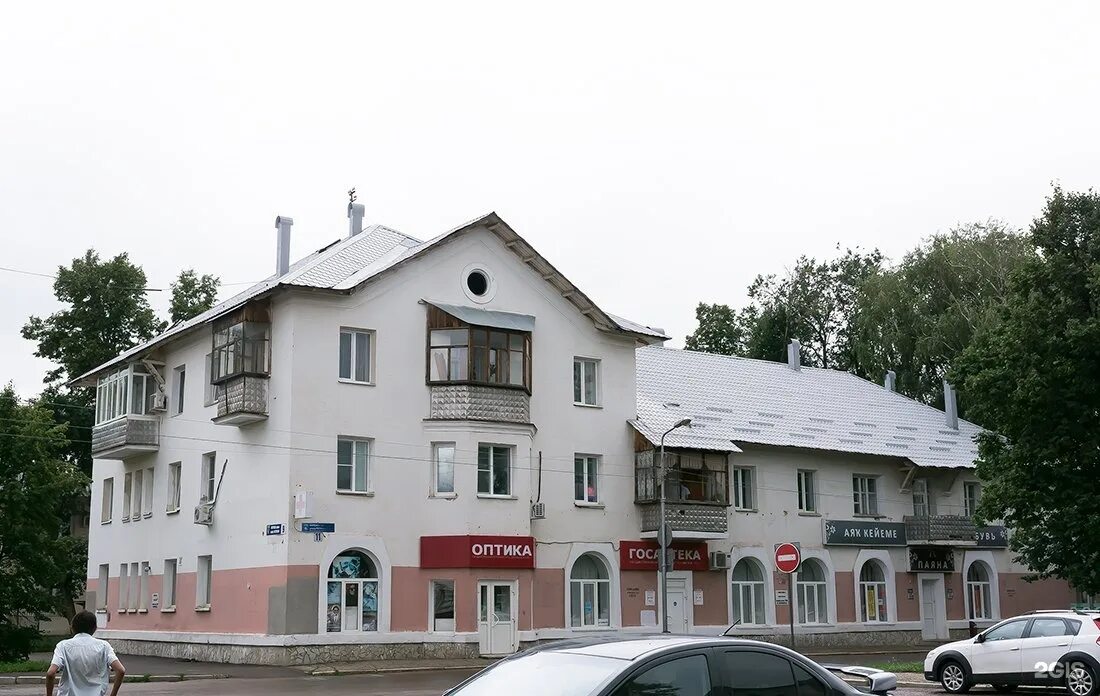 Дом управления салават. Салават бульвар матросова. улица матросова салават. бульвар матросова 5 салават. улица первомайская салават.