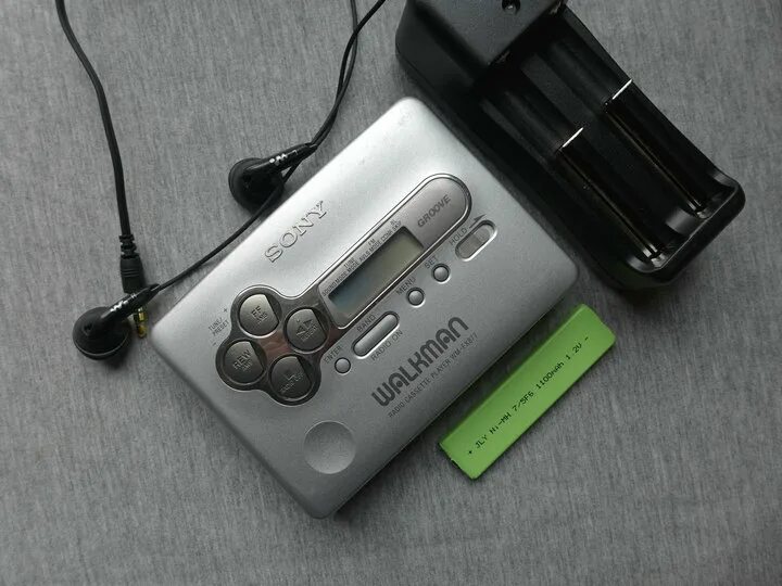 Сони Волкман кассетный. Кассета Sony Walkman 90. Кассетный плеер Sony Walkman WM fx877. WM-fx553 Sony Walkman.