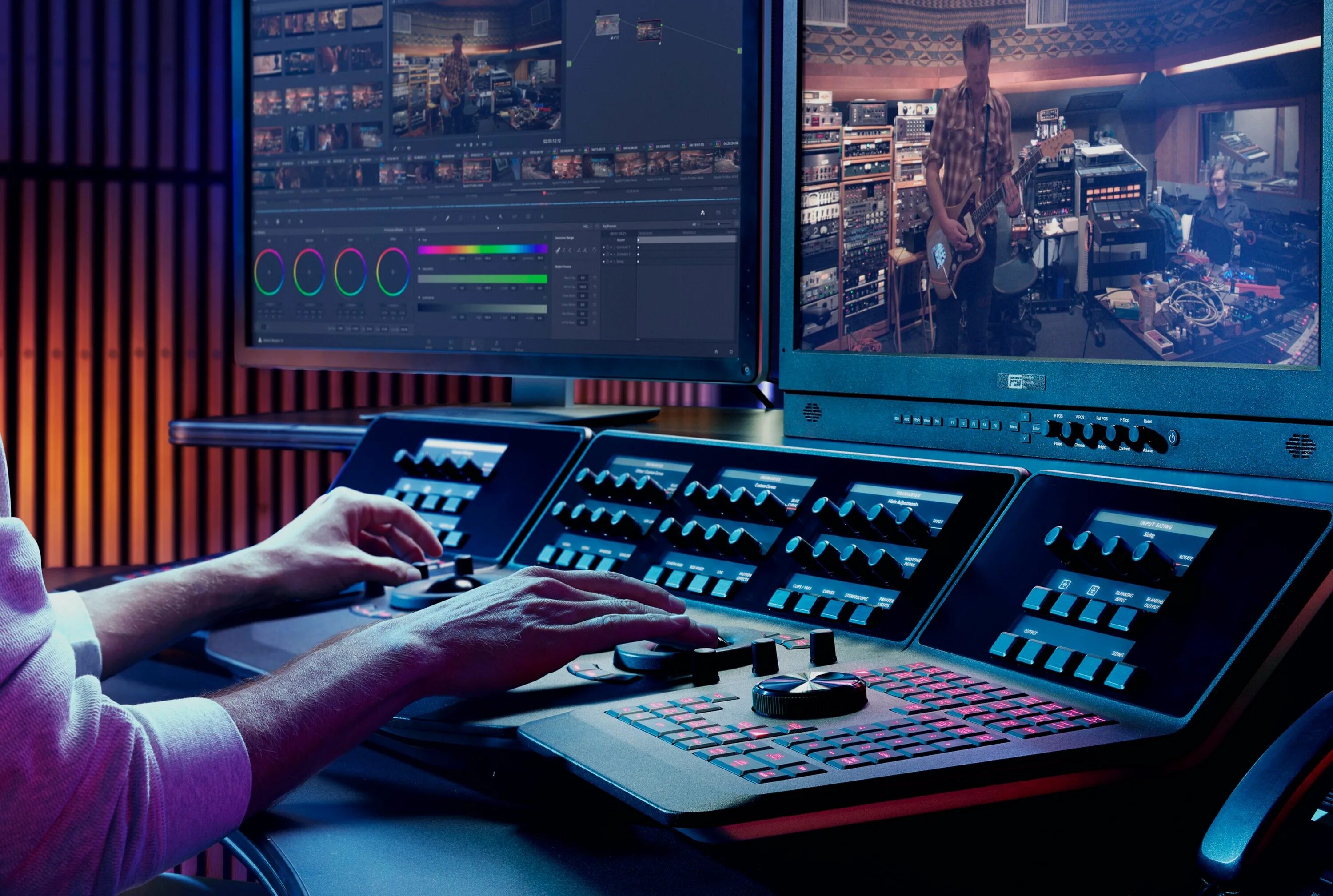 История аудио видео. Видеомонтажа DAVINCI resolve. DAVINCI resolve 2022. DAVINCI resolve монтаж. Видеомонтажер DAVINCI resolve.