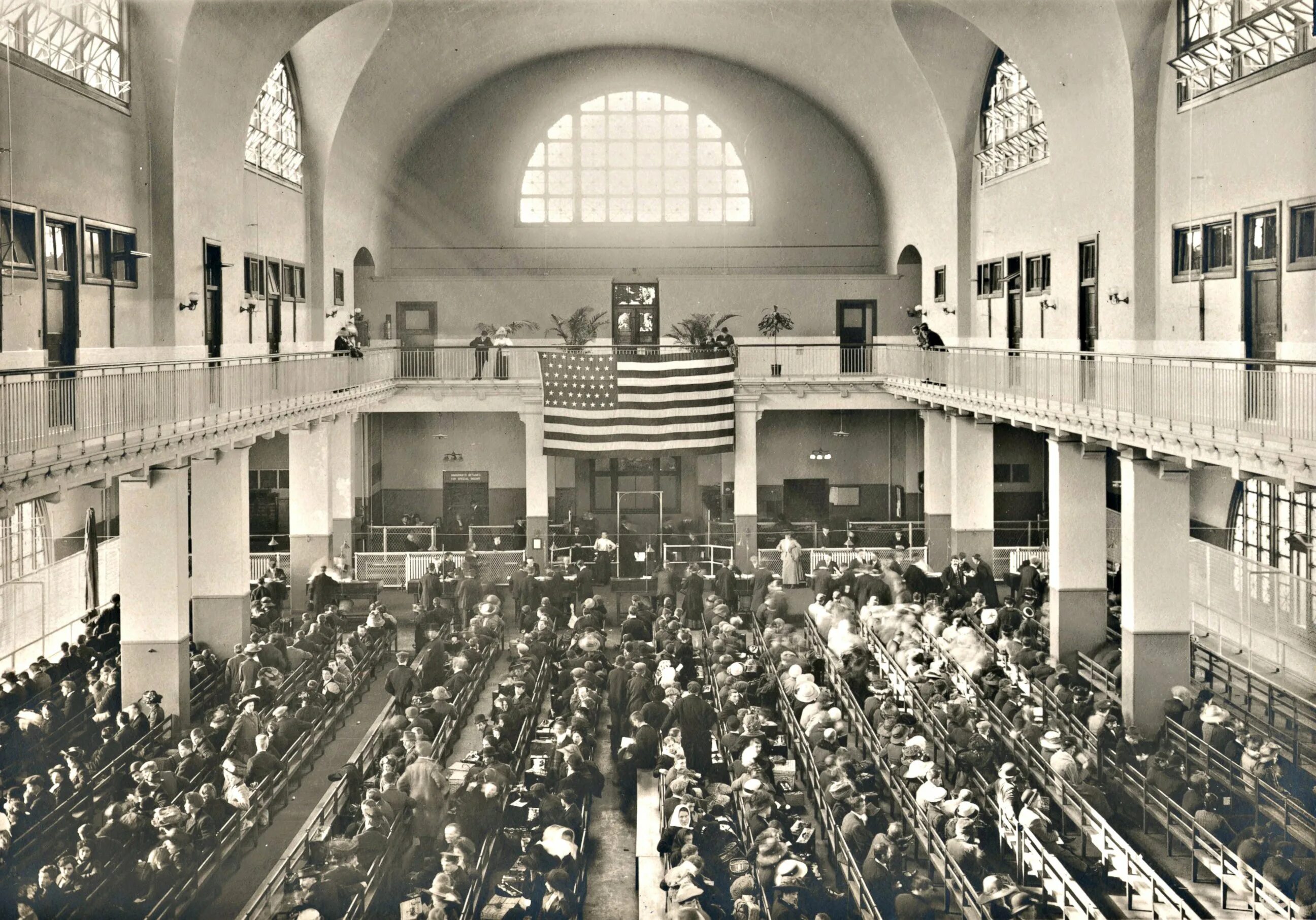 Остров Эллис в Нью-Йорке в 19 веке. Ellis Island immigrants. Эллис США. Immigration Station New York Ellis Island.
