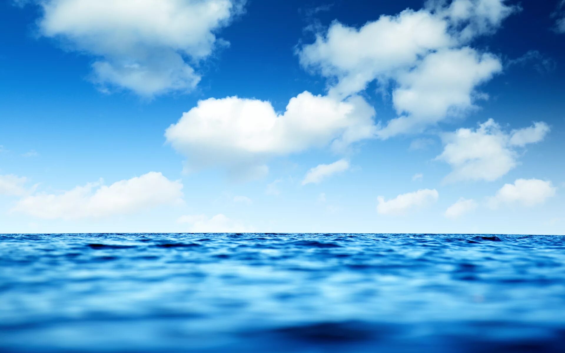 Вода первый горизонт. Фон море. Море и небо. Море облаков. Голубое море.