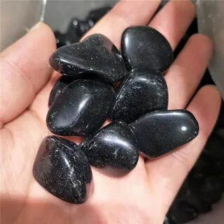 Непроницаемый черный камень