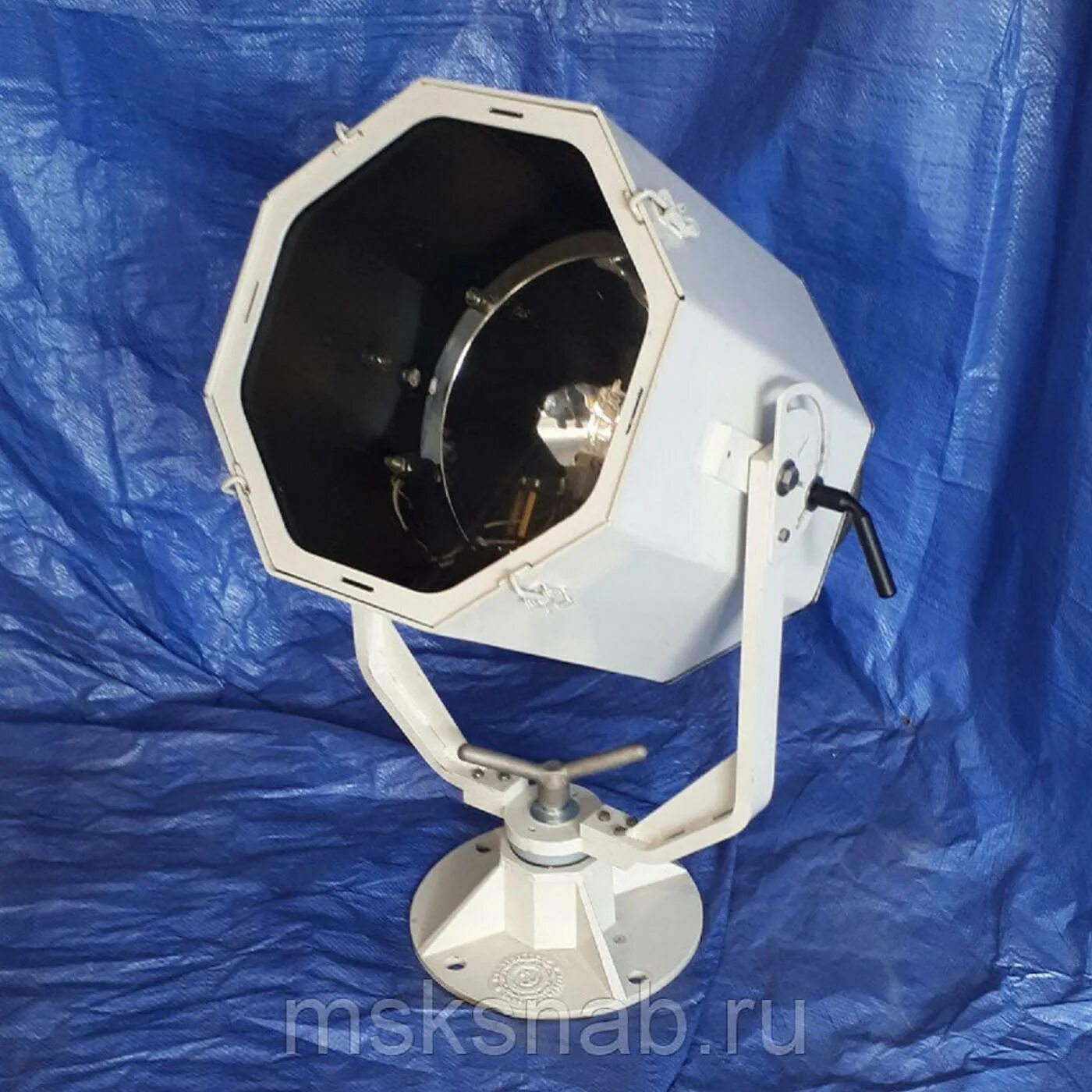 Прожектор пзм-35 500 вт ip23 е40 ухл1 tdm. Прожектор пзс-45. Прожектор циклон судовой. Прожектор судовой мсп-45к. Прожектор пзс 35.