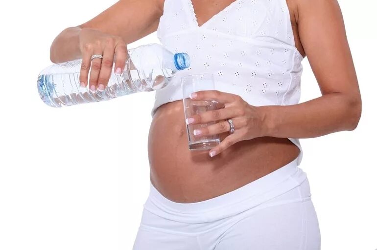 Питьевой режим беременной женщины.