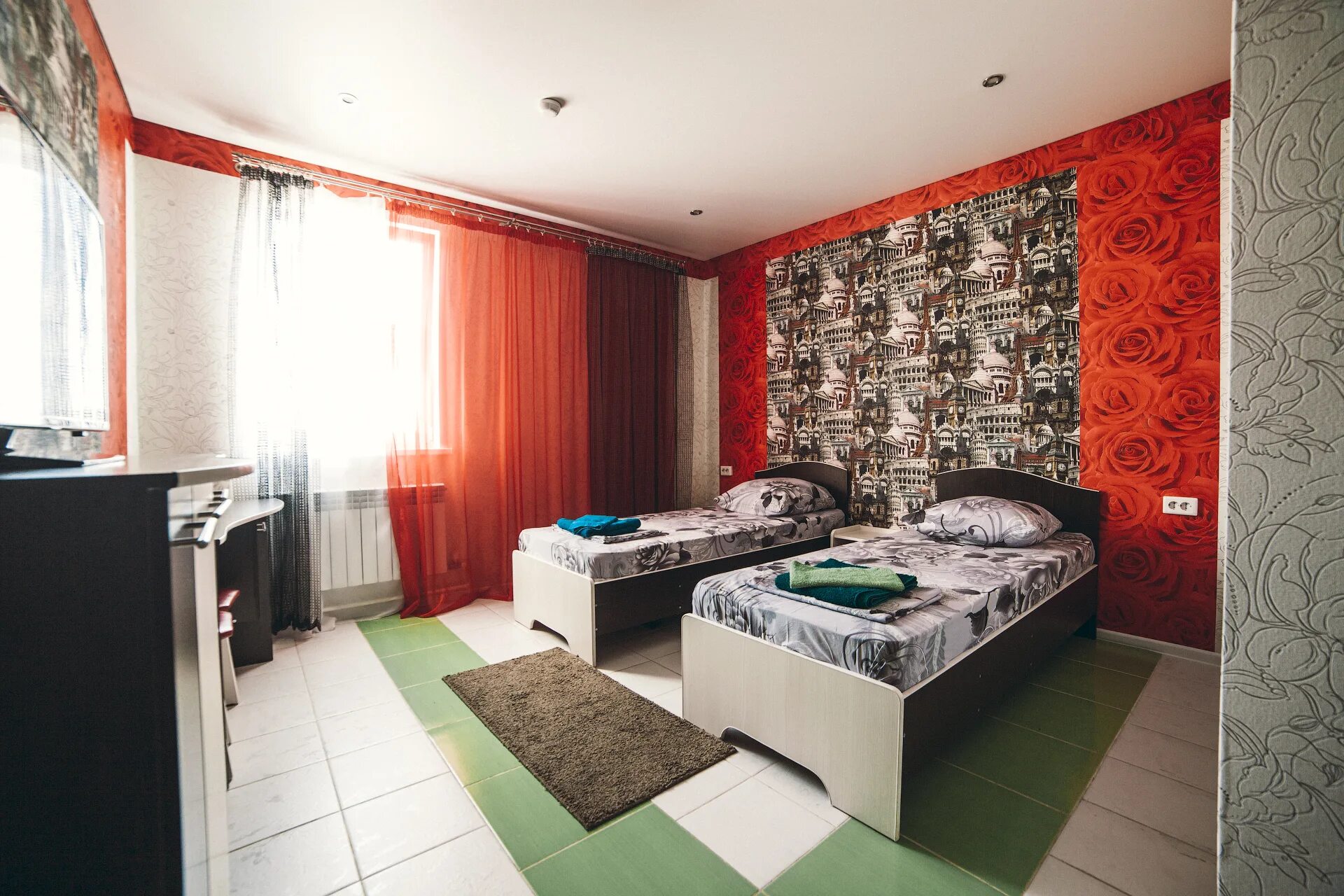 Гостиница колизей серов. Яндекс такси серов. Серов комфорт гостиница стандартный номер. Транзиты автомобильные. Квадратный госномер на автомобиль.