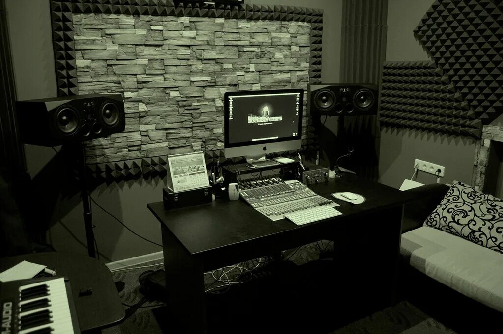 Funny song studio. Студия звукозаписи Владикавказ. Звукозаписывающая студия. Студия записи. Профессиональная студия звукозаписи.