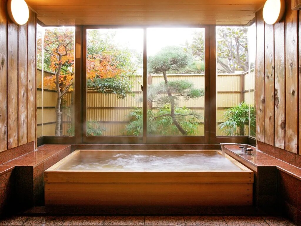Японское спа. Ванная комната в японском стиле. Традиционная японская ванная комната. Японский стиль ванной комнаты. Большая ванна в японском стиле.