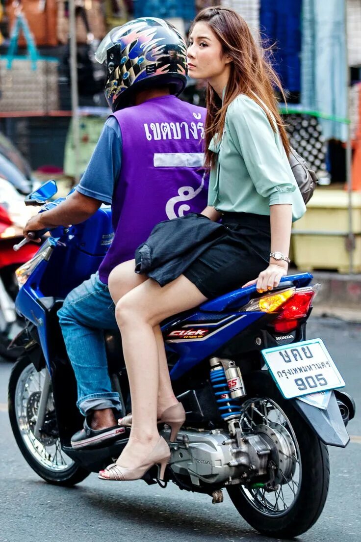 Мототакси. Мототакси Таиланд. Тайланд девушки на мотоциклах. Мототакси Самуи.