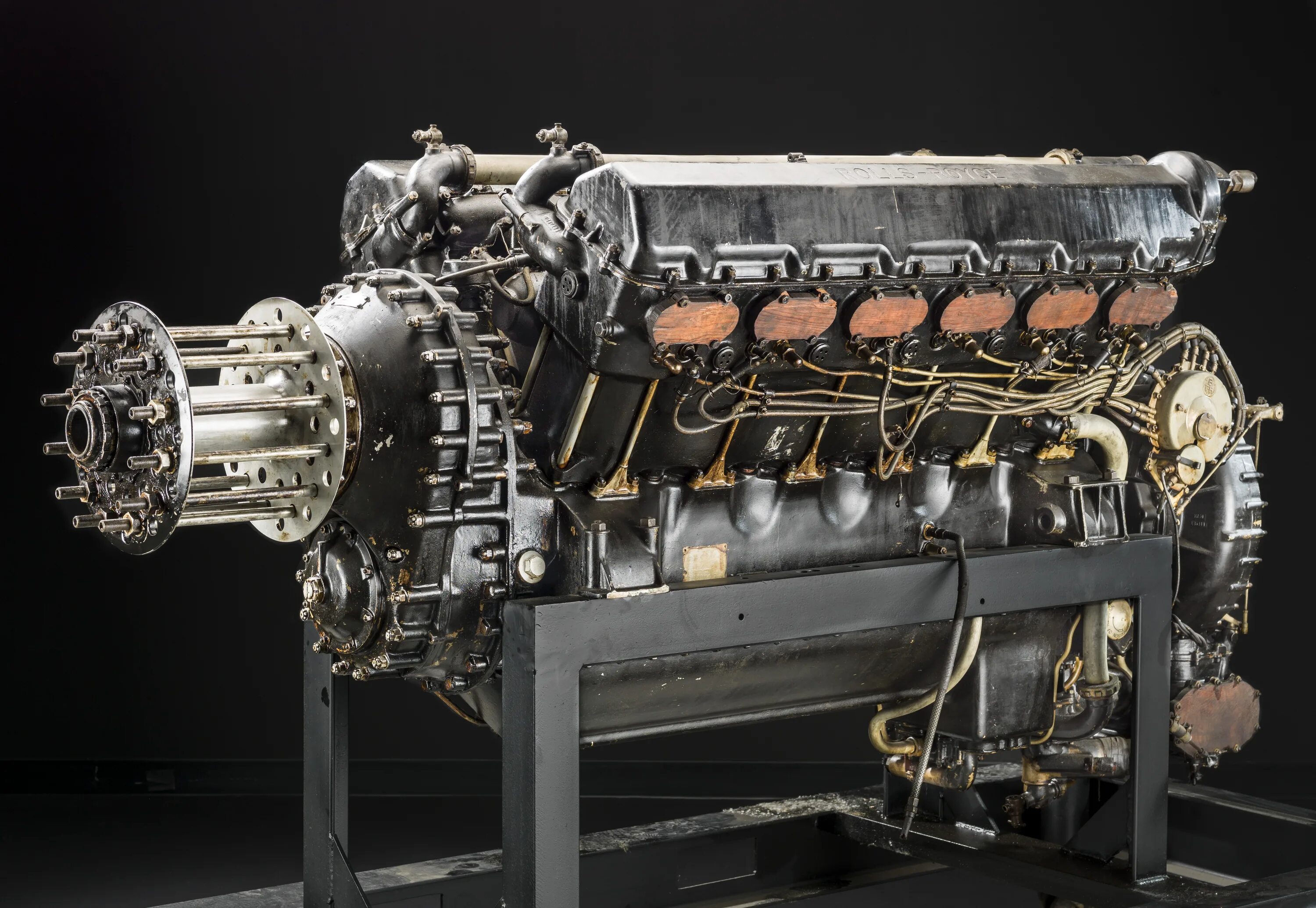 Двигатель роллс ройс. Мотор Роллс Ройс. Двигатель Rolls-Royce v12. Роллс Ройс авиадвигатель v12. Rolls-Royce Kestrel.